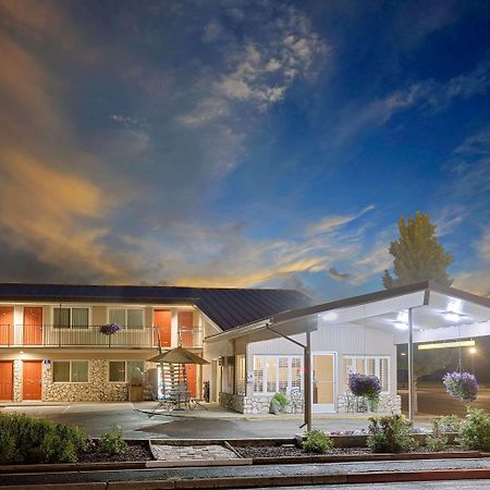 Super 8 By Wyndham Alturas Hotel Exterior photo