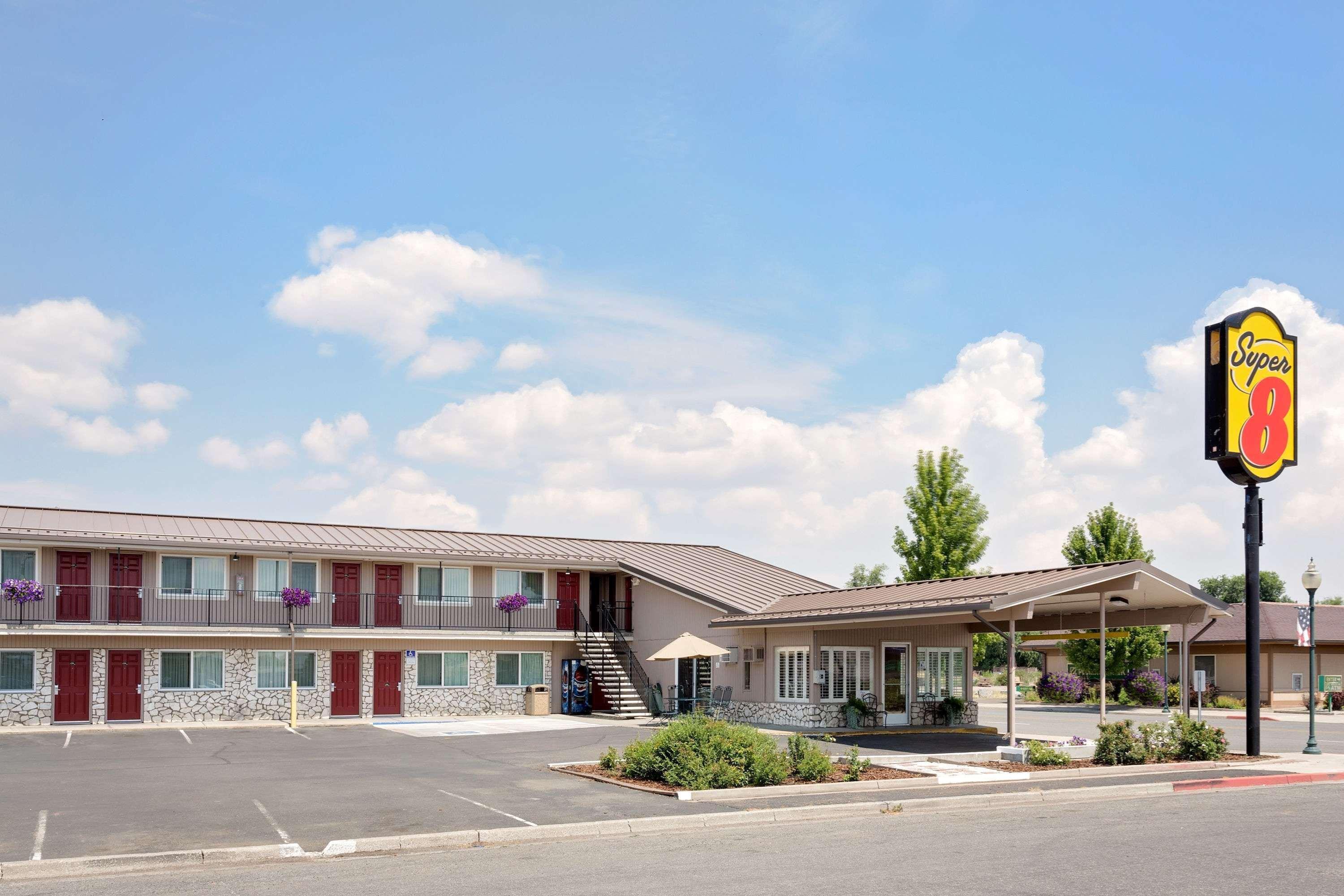 Super 8 By Wyndham Alturas Hotel Exterior photo