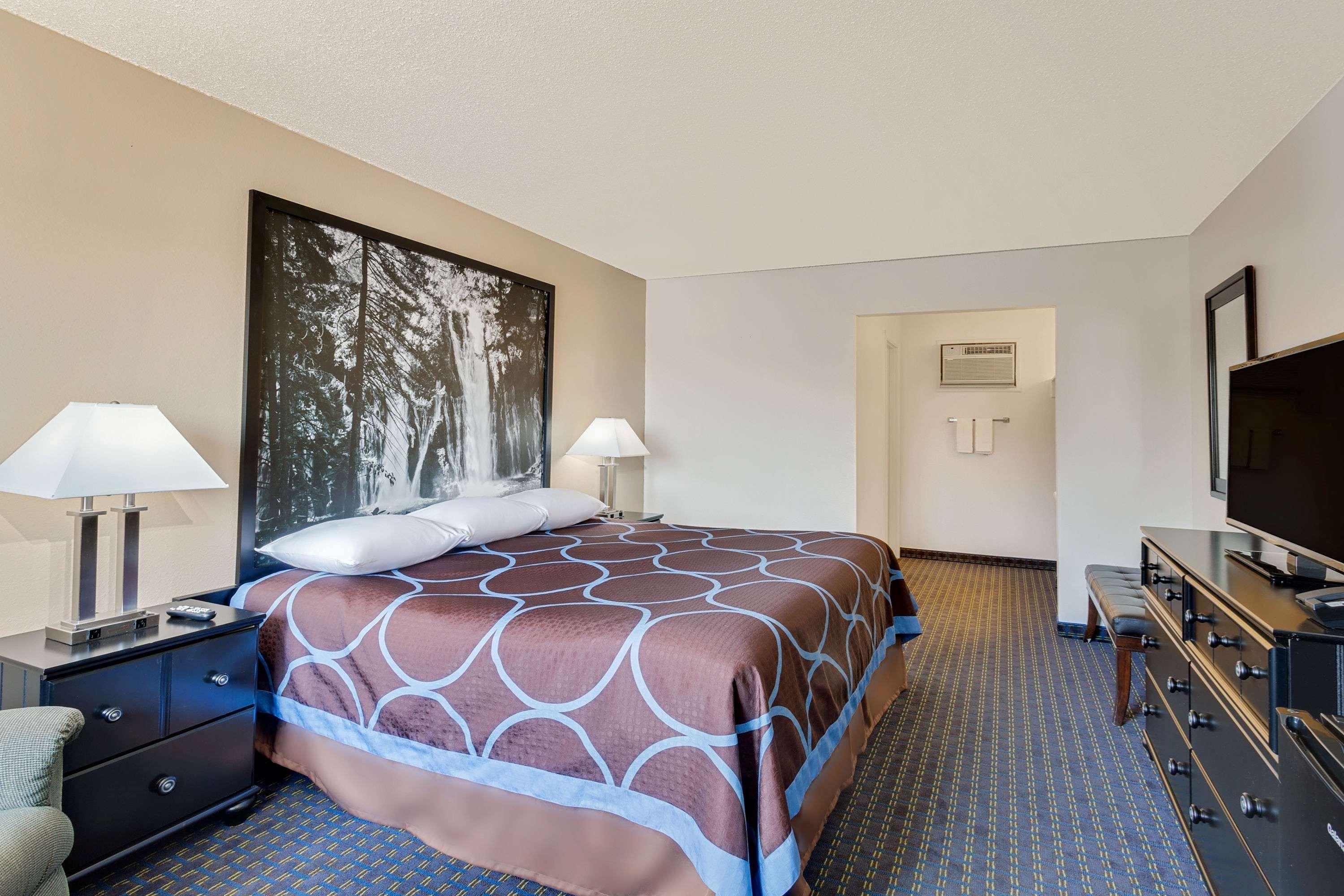 Super 8 By Wyndham Alturas Hotel Exterior photo