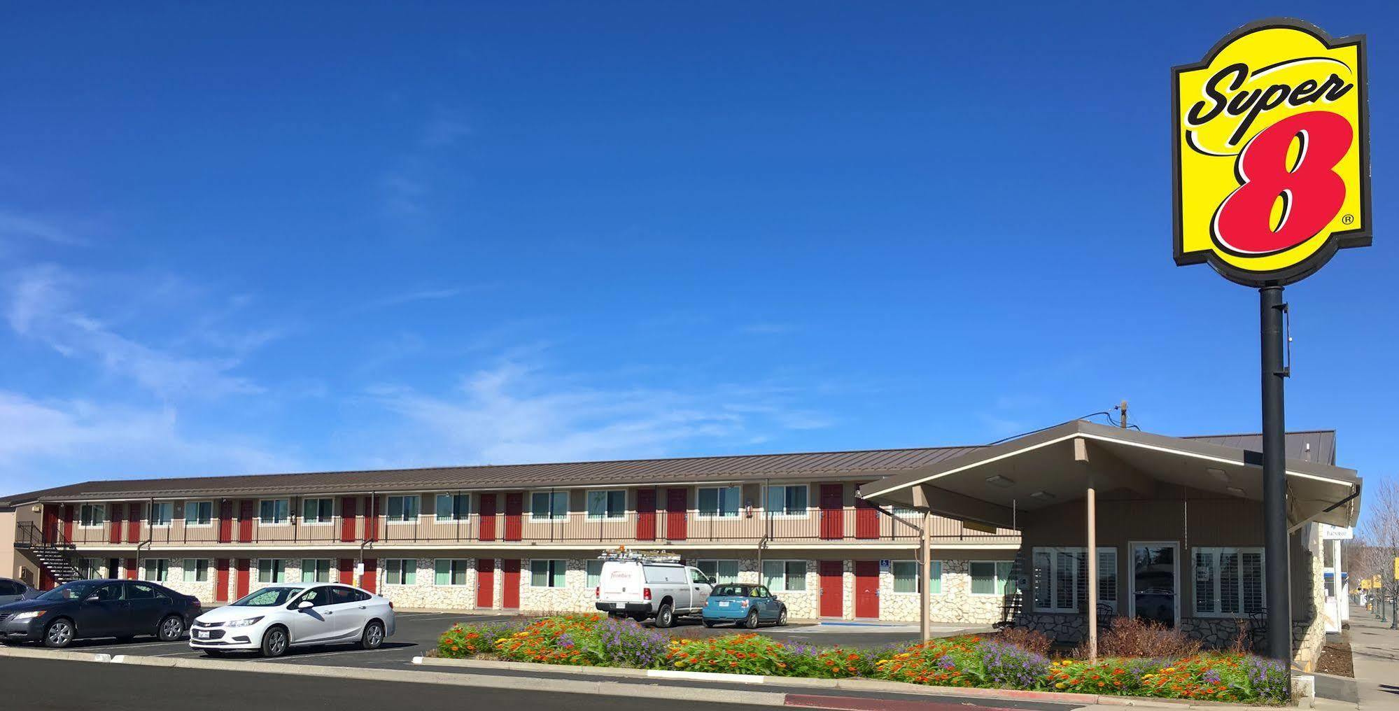 Super 8 By Wyndham Alturas Hotel Exterior photo